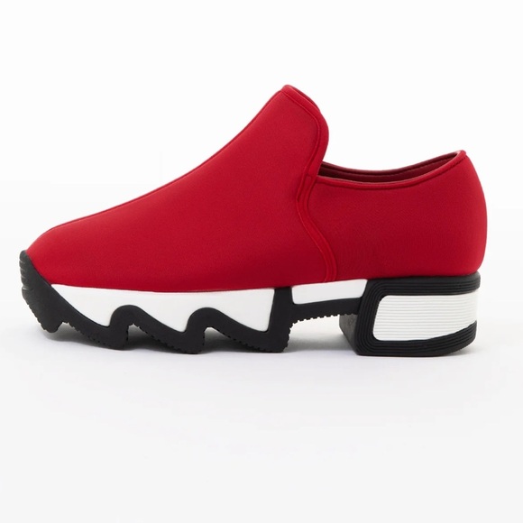 iRi Women’s WES I Red Low Top Sneaker Shoes - Picture 2 of 12